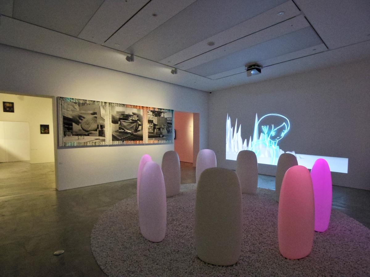 3章にわたり9組の作品を展示する場内