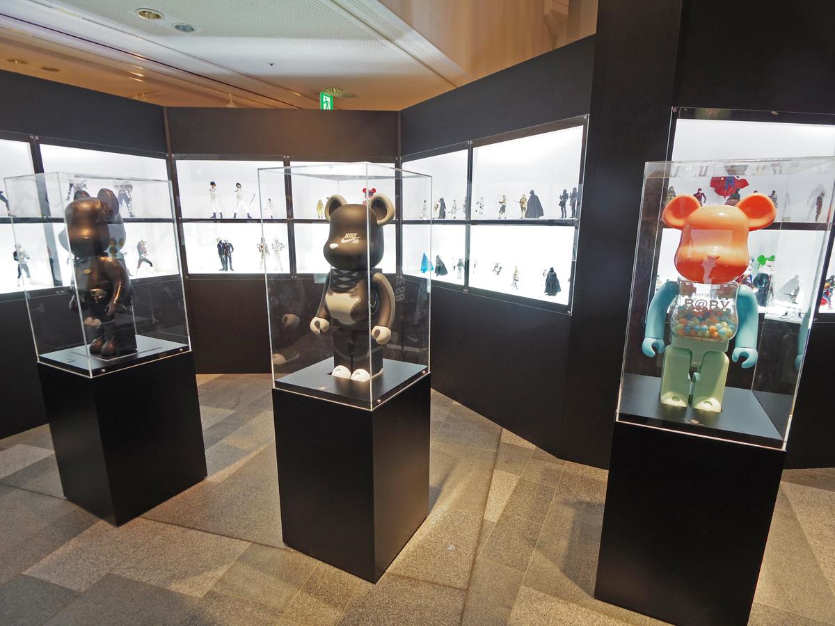 クマ型ブロックタイプフィギュア「BE@RBRICK」などで知られるメディコム・トイ（写真は過去のエキシビションの様子）