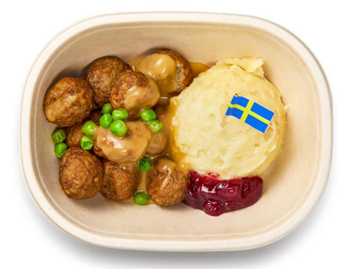 マッシュポテトやリンゴンベリージャムなどを添えるミートボール（10個、600円）