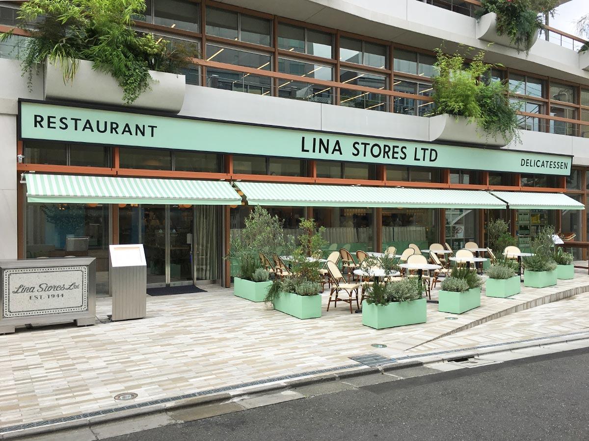 ピスタチオグリーンとホワイトを基調にする店舗