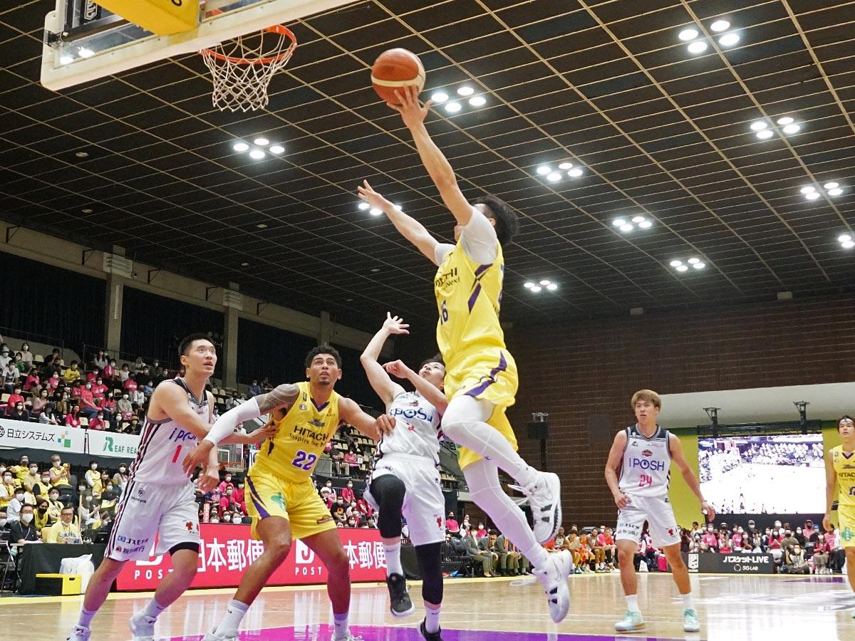 最後まで「全員でリングにアタックしよう」と話していたという渡辺竜之佑選手（中央手前）ら