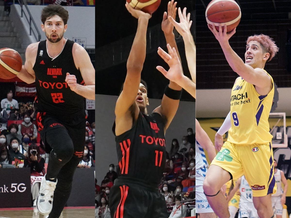 （左から）アルバルク東京のライアン・ロシター選手、セバスチャン・サイズ選手、サンロッカーズ渋谷のベンドラメ礼生選手