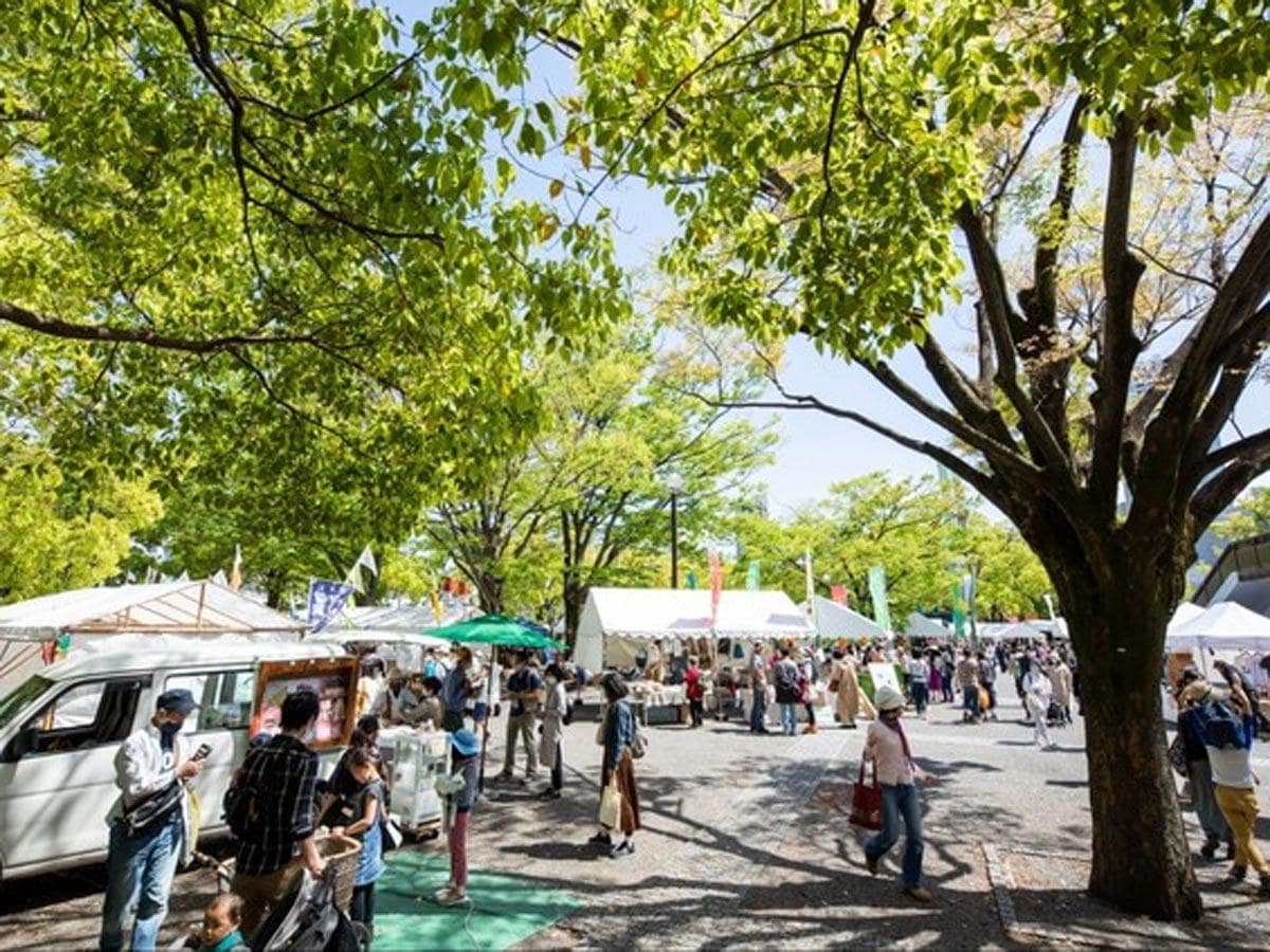 広場などではマーケットを展開する（写真は過去開催時の様子）