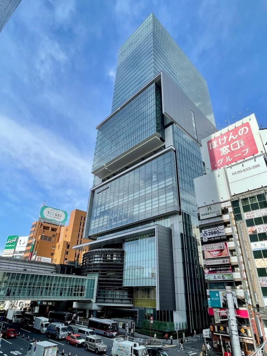 会場となる渋谷ヒカリエ外観