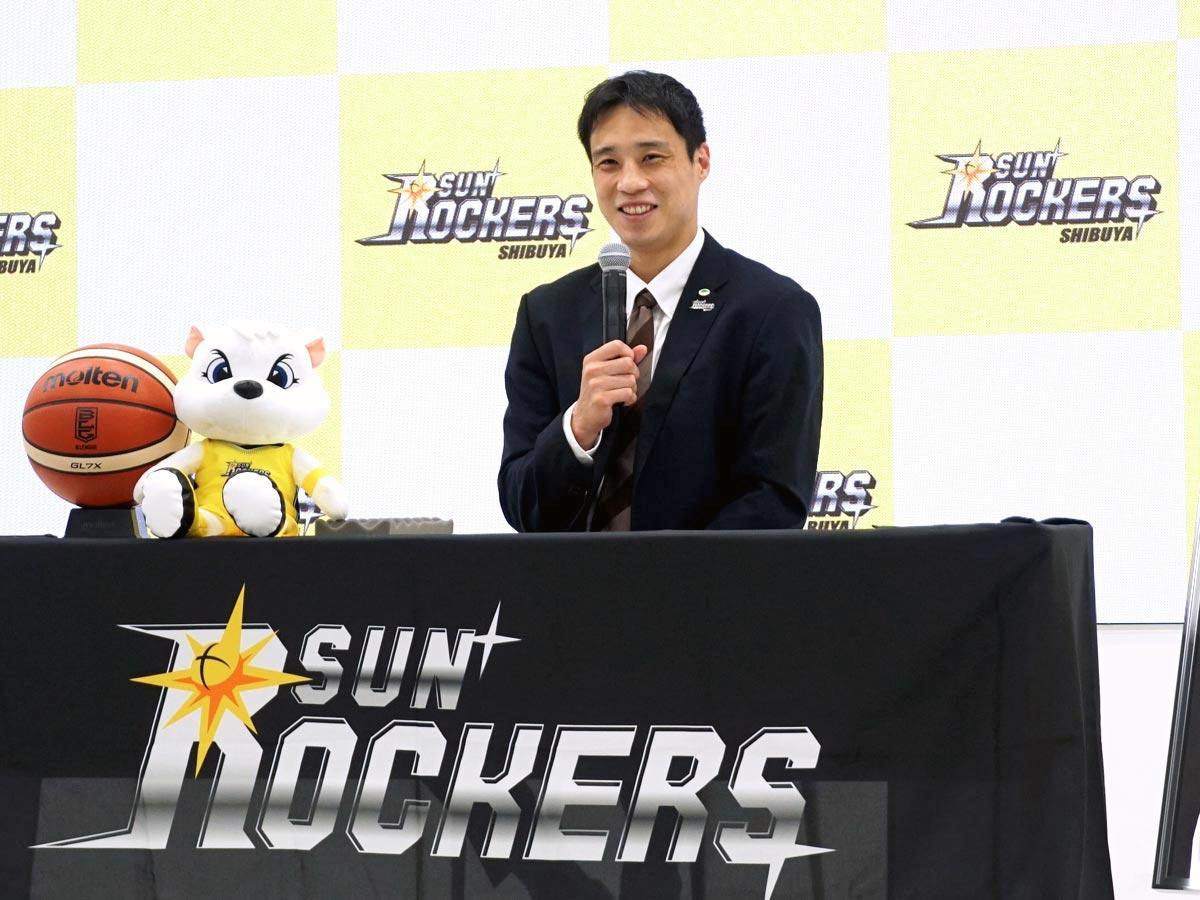 時折笑顔を浮かべながら14年間の現役生活を振り返った広瀬健太選手