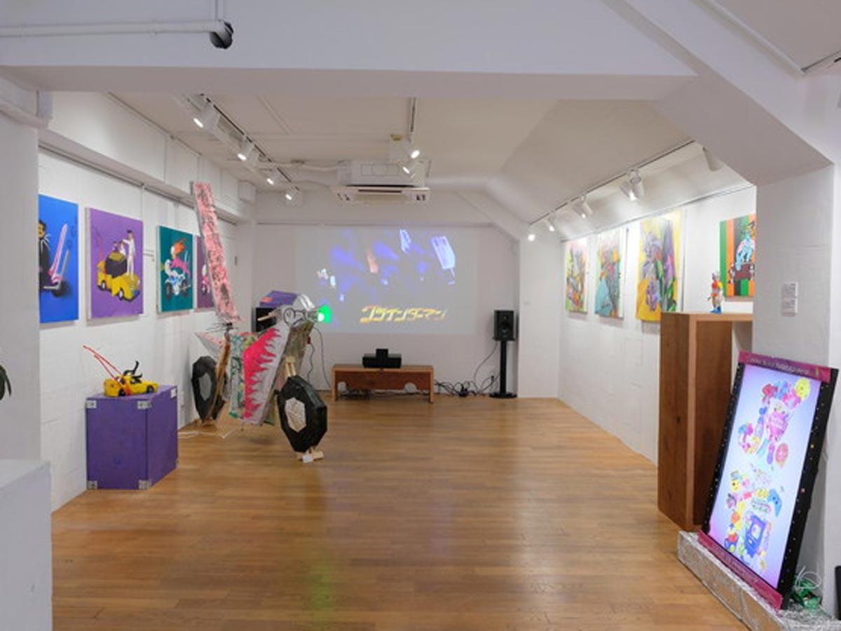 オープニングの企画展「暴走BOUSOU」を開催しているギャラリースペース