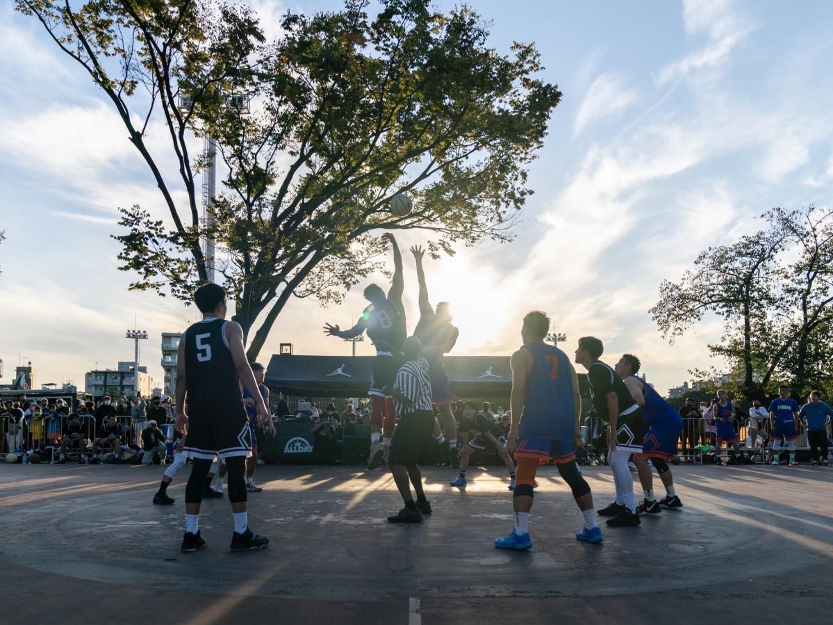 代々木公園バスケットボールコートで行われてきたトーナメント「ALLDAY」過去大会の様子