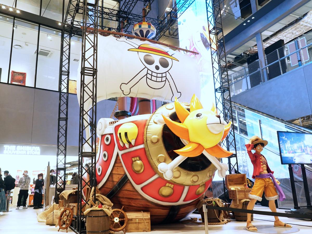 バルーンの海賊船「サウザンド・サニー号」やフィギュアをベースにした初披露の「ルフィ」立像