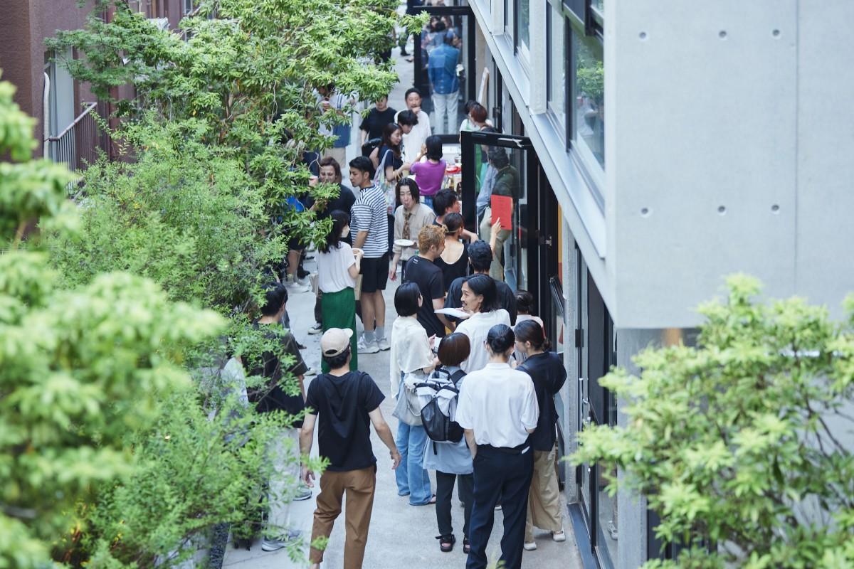 「CABO」外観。1階〜2階に飲食や物販店が入る