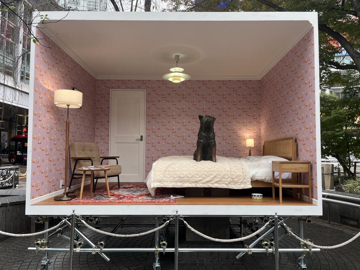 ライトなどは一日限定で忠犬ハチ公像の周りに出現した「ハチ公の部屋」（写真）に置かれた