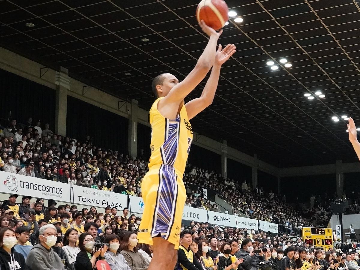 攻守で持ち味を発揮したアキ・チェンバース選手