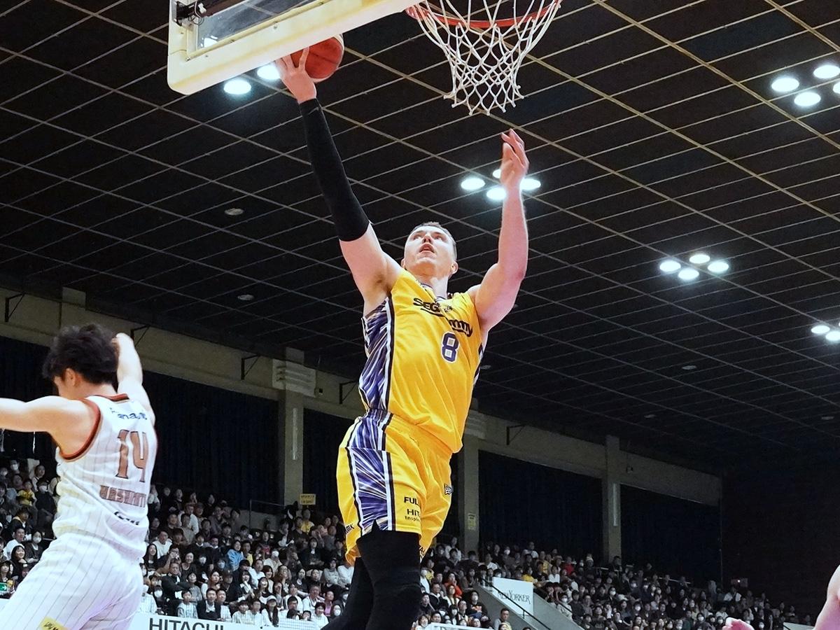 積極的に速攻に走ったジョシュ・ホーキンソン選手