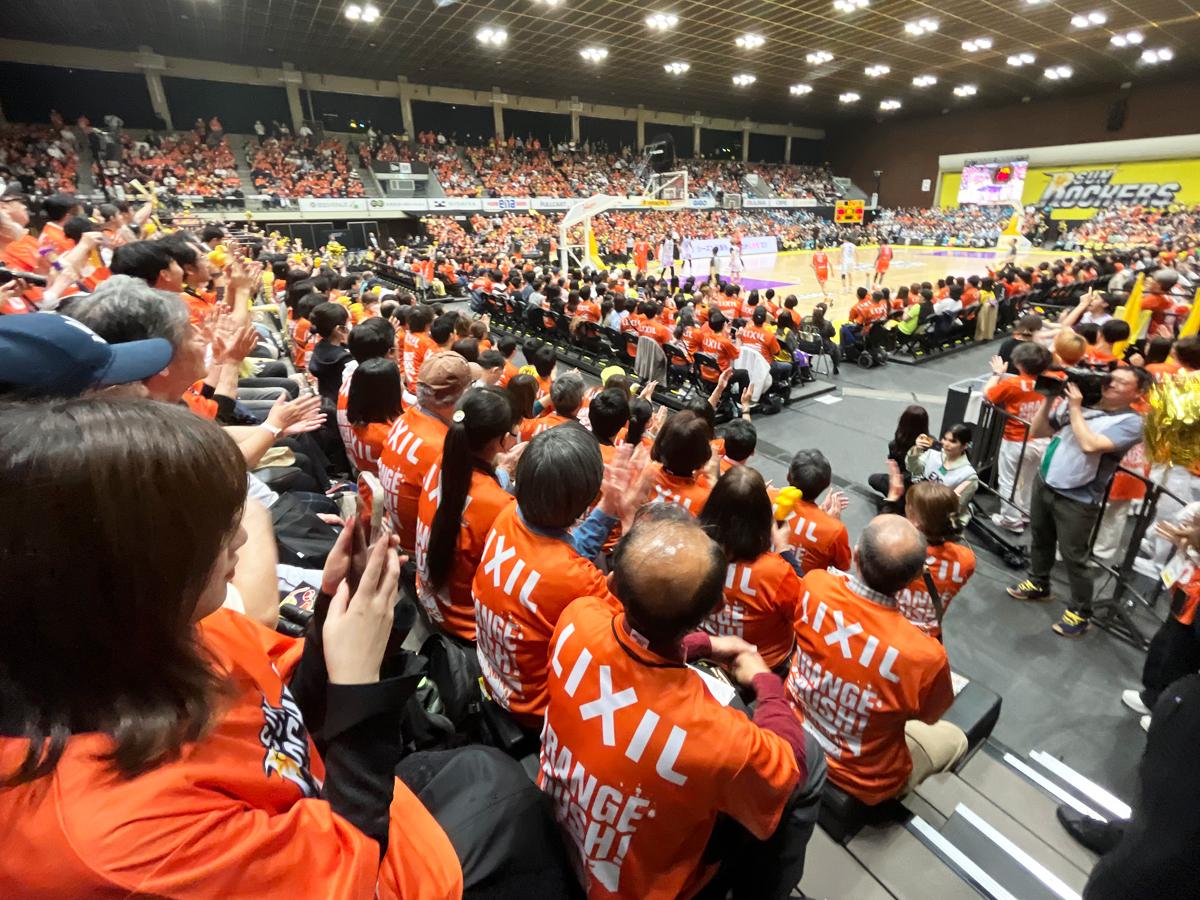 サンロッカーズ渋谷の試合観戦をした「渋谷ハチコウ大学」の学生たち