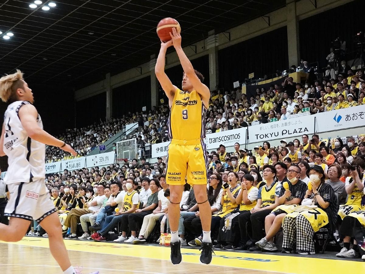 要所で3ポイントシュートを決めるなどしたベンドラメ礼生選手