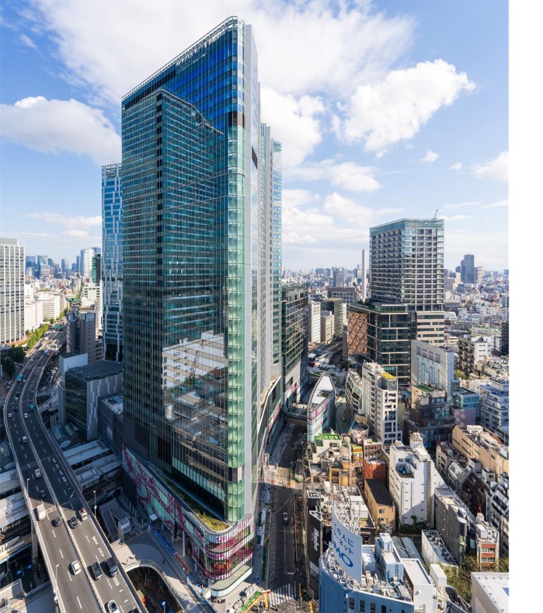 新オフィスを構える「渋谷サクラステージ」SHIBUYAタワー（写真左）