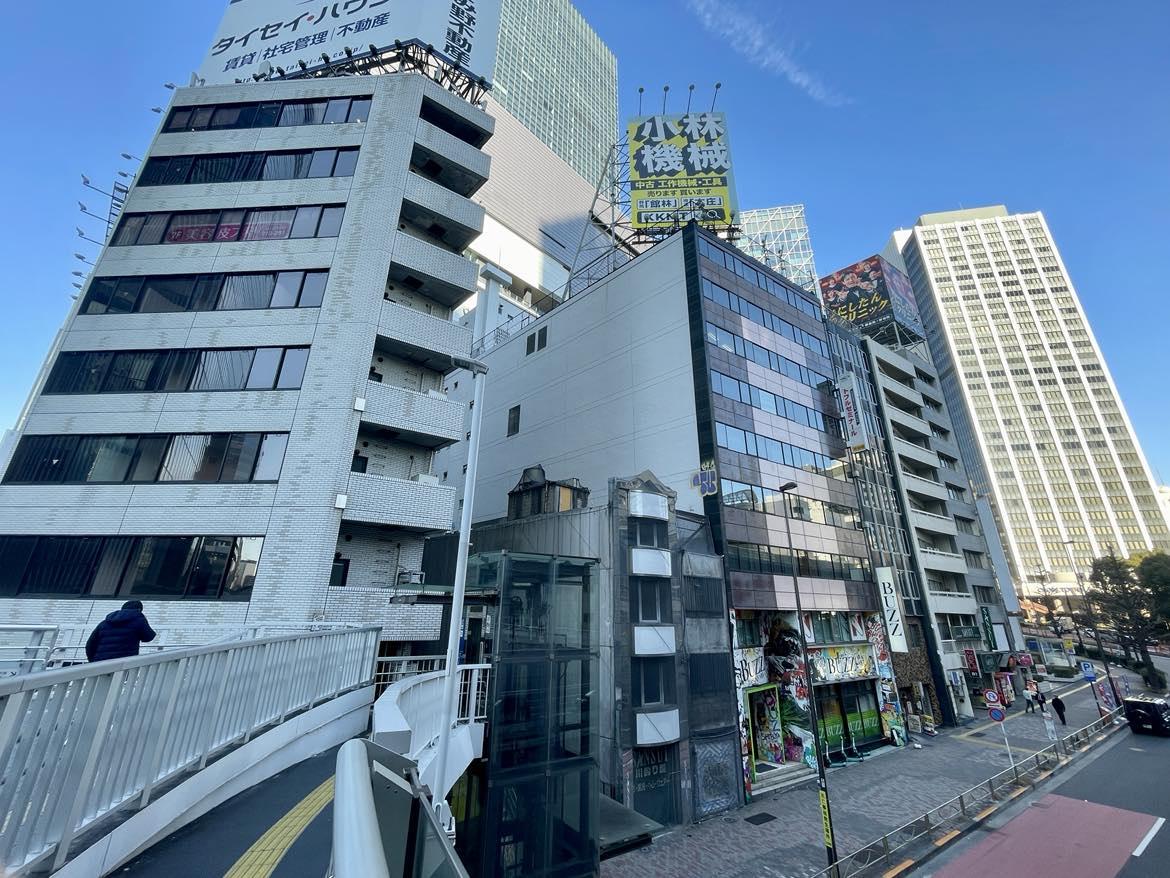 「渋谷二丁目22地区再開発」が予定されている区域（渋谷駅東口デッキより、2025年1月撮影）
