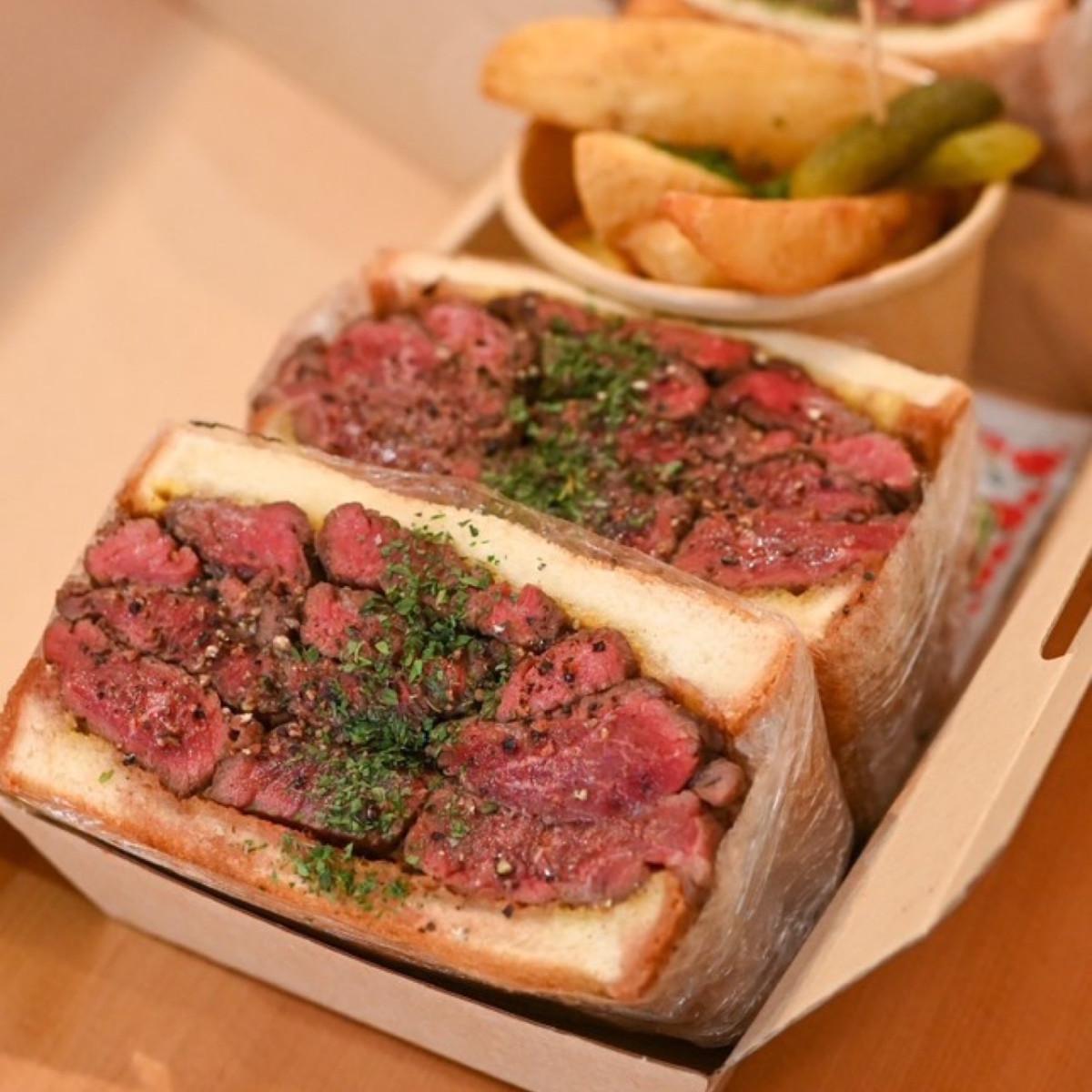看板メニューの「ミートBOX」