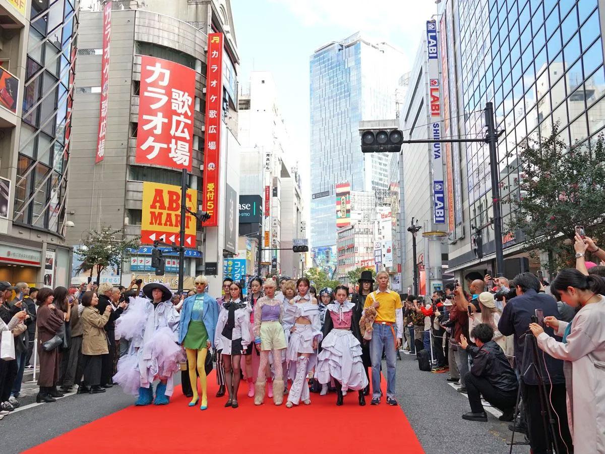 昨年開催時のファッションショーより