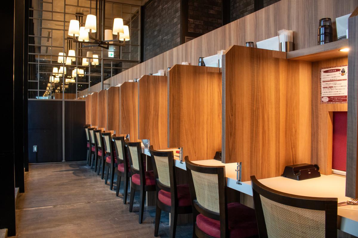 「IVO ホームズパスタ トラットリア 渋谷Part2」店内に登場したおひとりさまカウンター