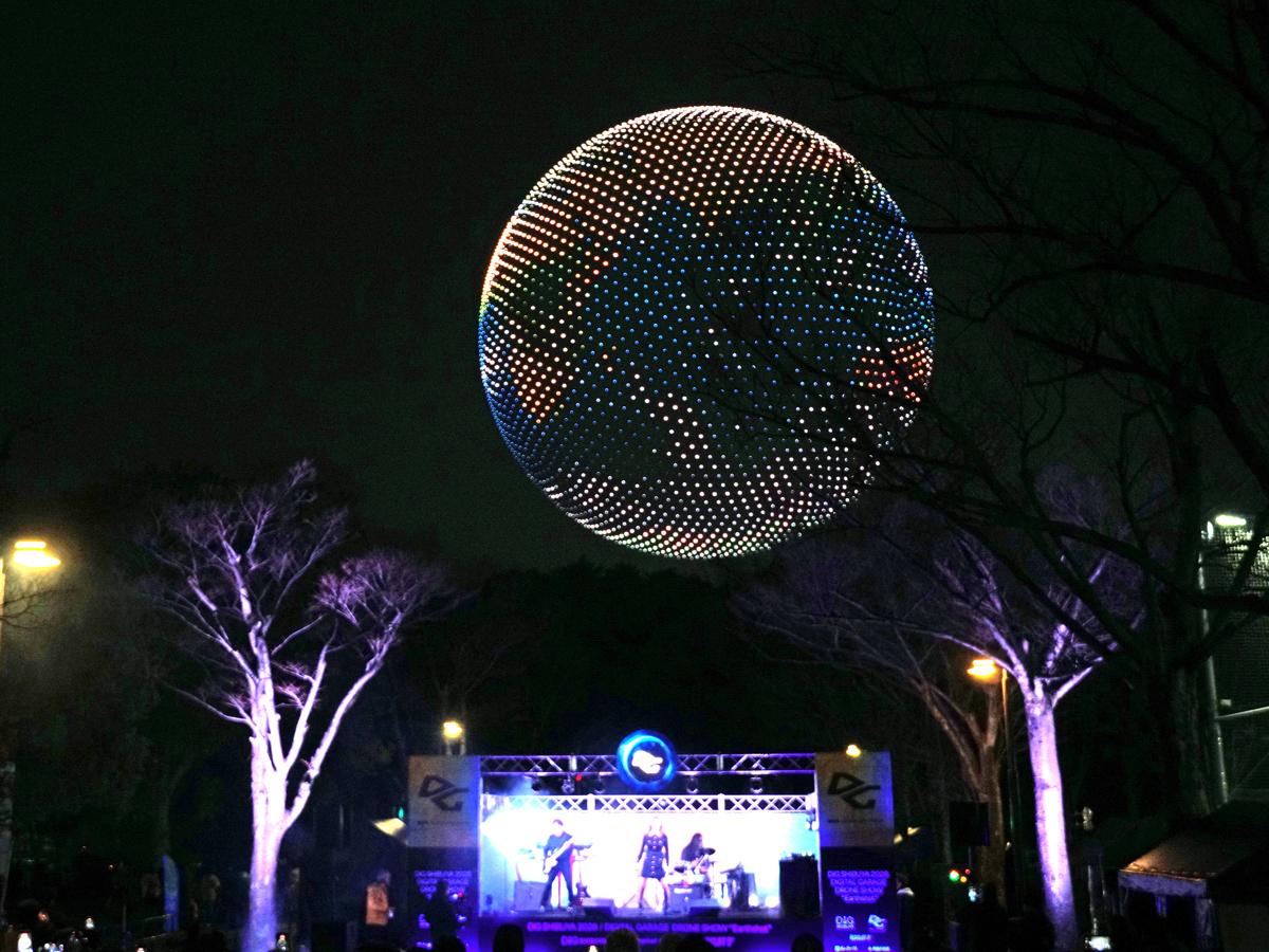 ドローンショー「DIG SHIBUYA 2026 / Digital Garage DRONE SHOW “Earthshot”」より