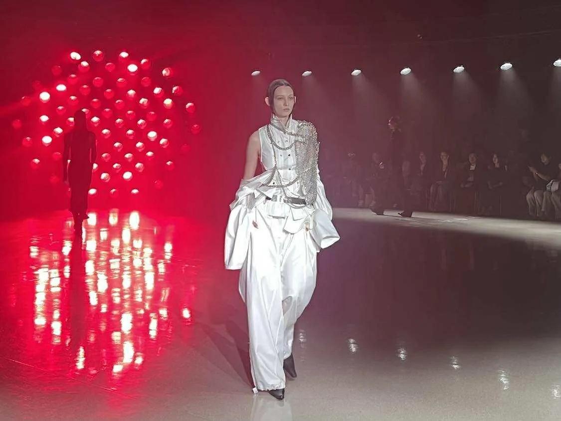 楽天ファッション・ウィーク東京2026 S／S「ムッシャン」ランウェーショーより