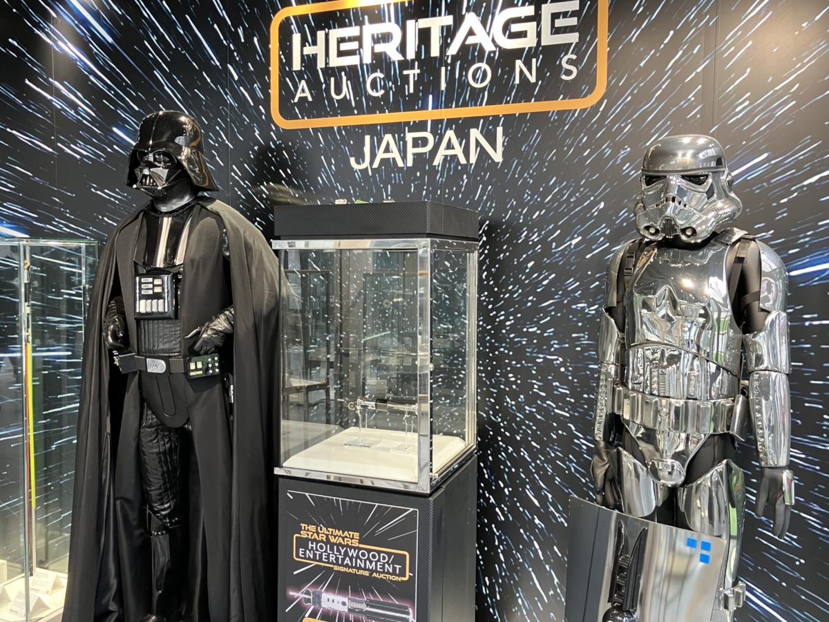 映画「スター・ウォーズ」シリーズを中心としたコレクターアイテムが並ぶ場内