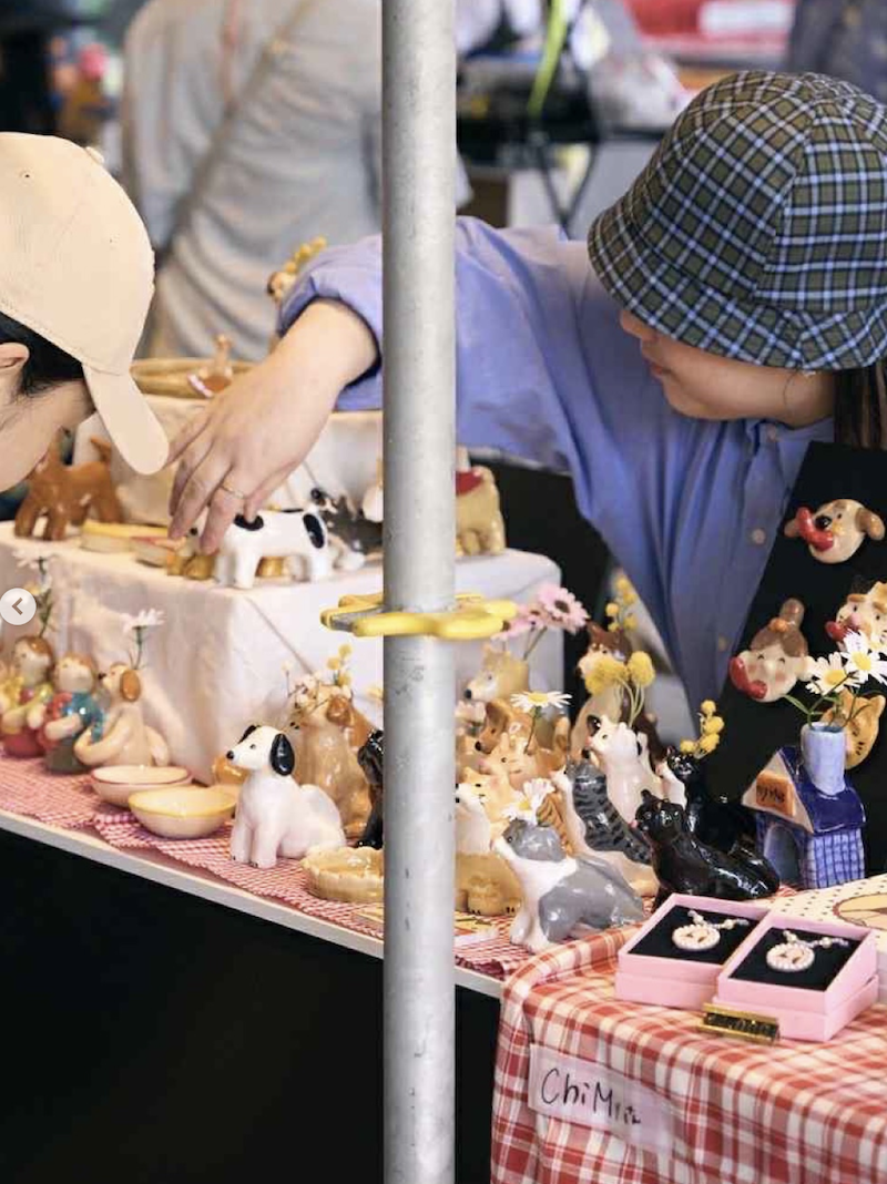 マーケットではクリエーターが作品を販売