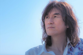 藤沢のギャラリーで「てつろう」さんがアコースティックライブ
