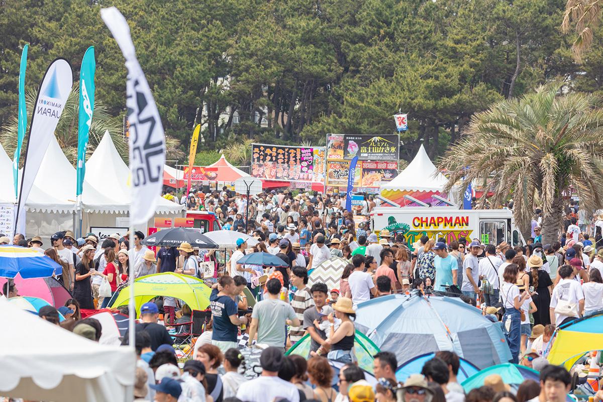 会場には物販ブースからキッチンカーまで様々なブース並ぶ