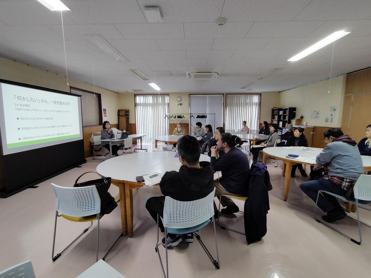 昨年度のNPO講座「活動資金のつくり方を学ぶ」の様子（写真提供＝ちがさき市民活動サポートセンター）