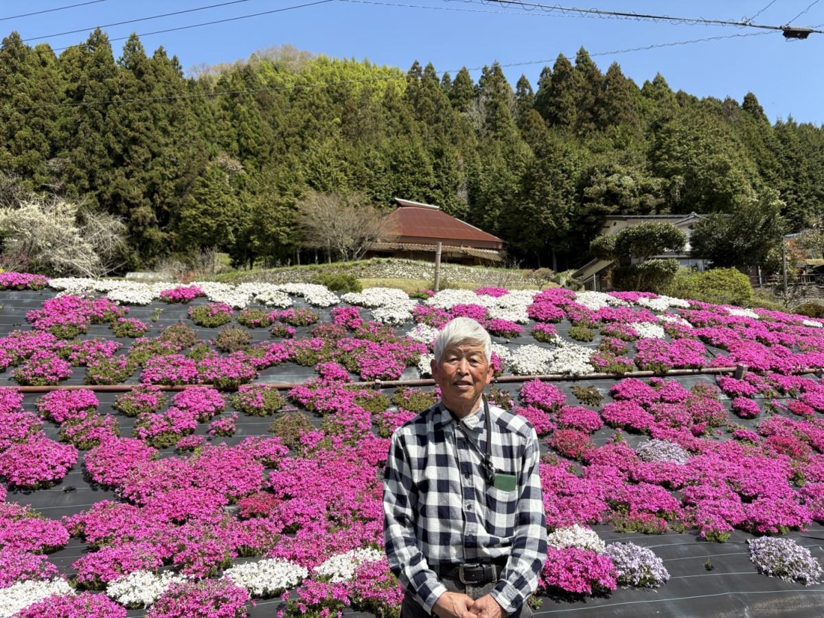 来場を呼びかける大道理百笑倶楽部の兼平会長