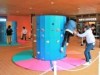 徳山駅前図書館でボルダリンクとスラックラインの体験会