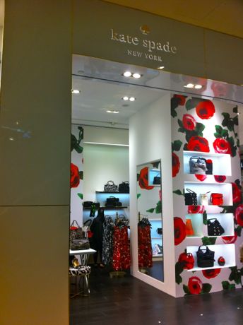 「ケイト・スペード ニューヨーク」ラッフルズシティSC店がリニューアルオープンした。