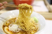 エビのだしをきかせた人気のラーメン