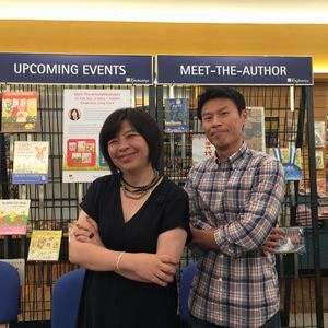 で絵本作家の山田詩子さんとシンガポーリアンの絵本作家Lee Kow Fongさん