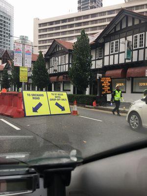 封鎖される道路