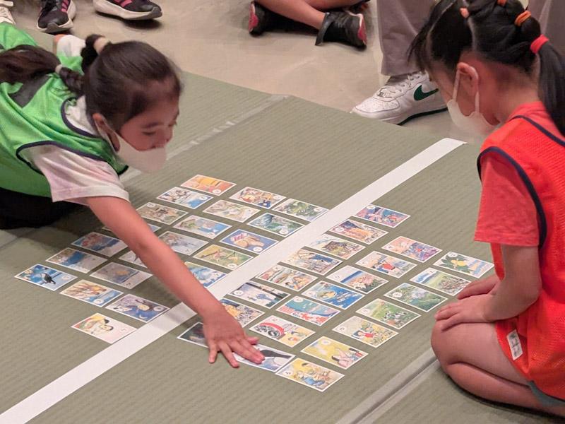 かるたの札は全44枚。それぞれに千葉県にまつわる絵が描かれている