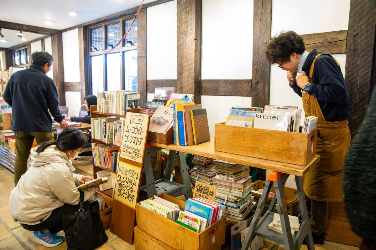 毎年、会場は多くの「本好き」でにぎわう（写真提供＝ぶくぶくコレクティブ）