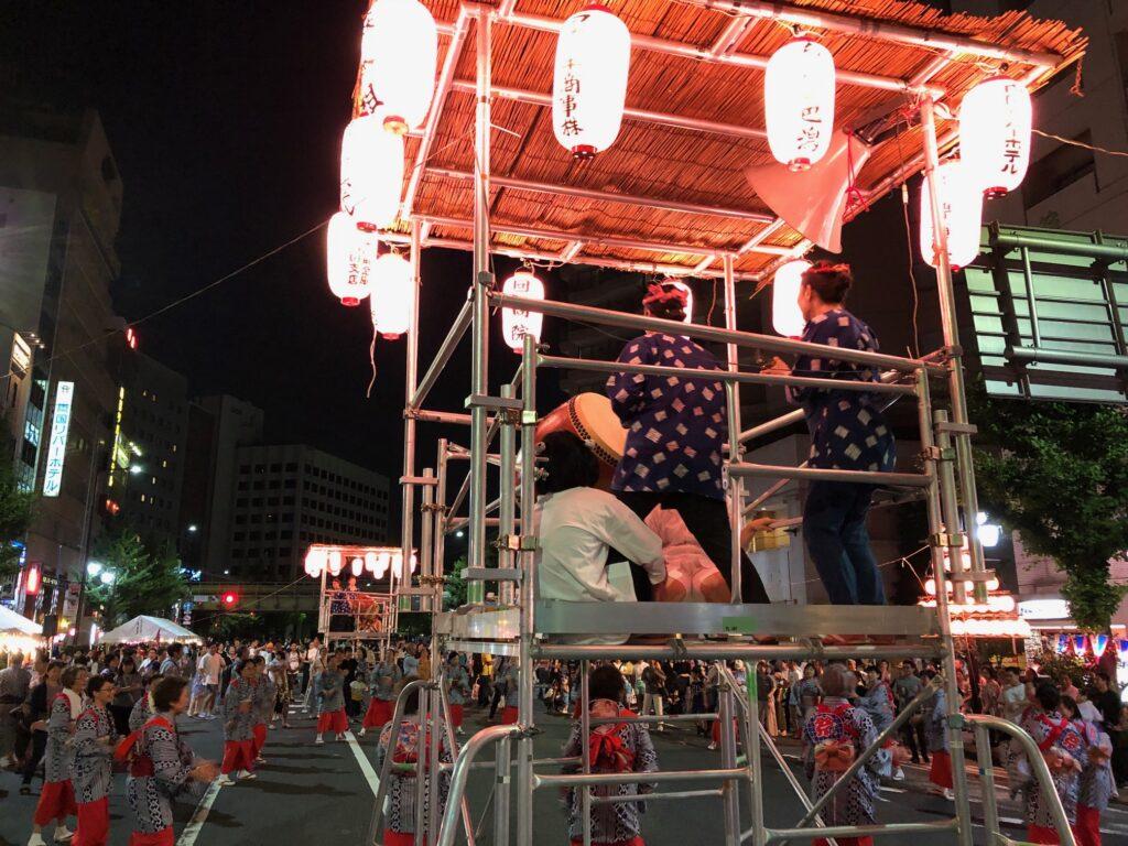 両国駅前の「両国町会 夏祭り盆踊り大会」