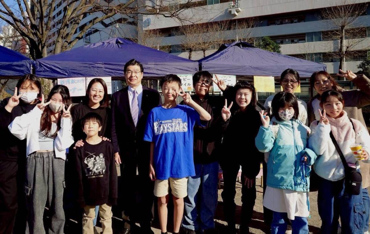 山本区長と参加メンバー