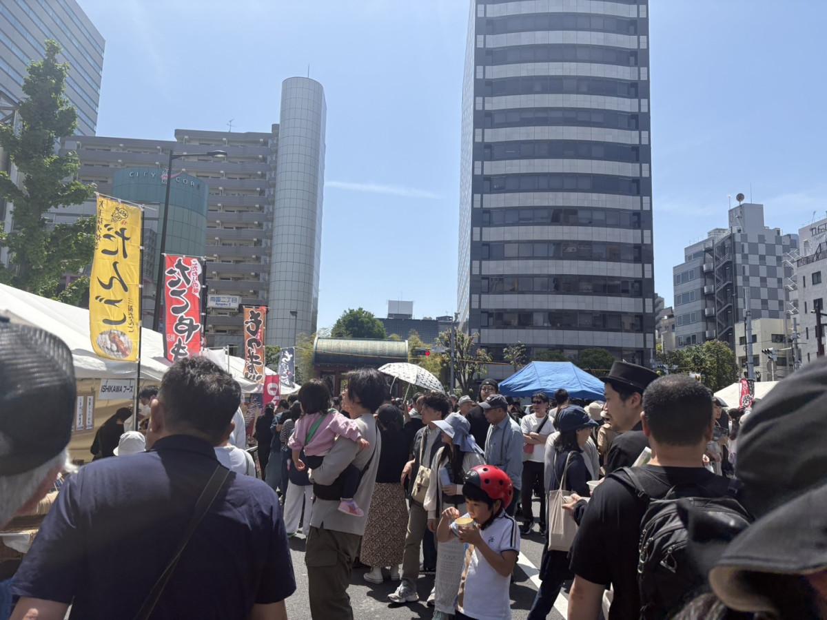 にぎわう2日目を迎えた会場