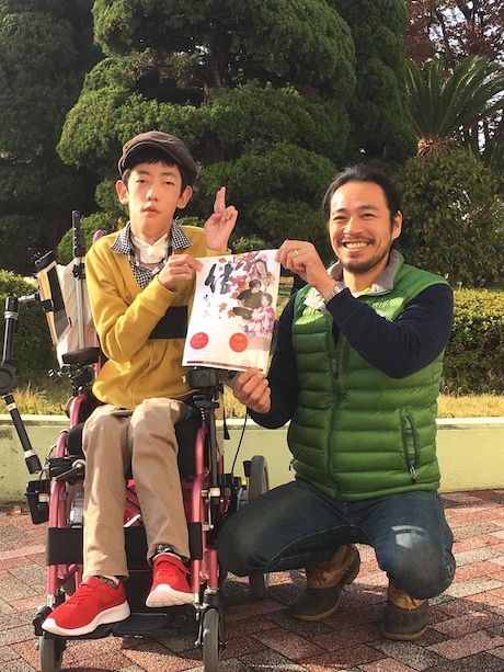 イベントをアピールする島田伊織さん(左)と藤田雄大さん(右)