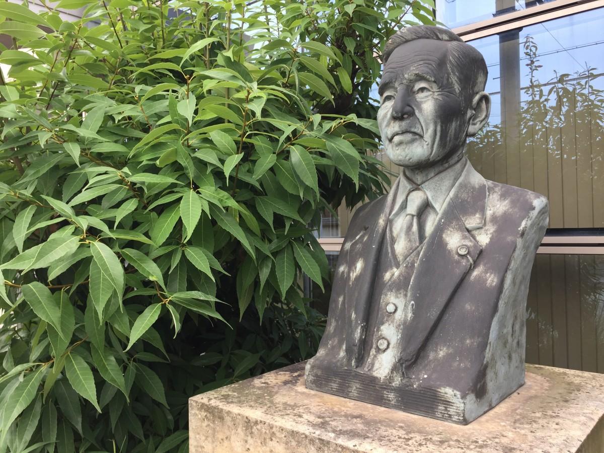 河合義一之像