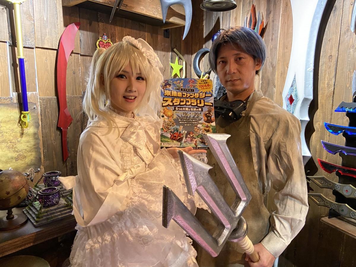 イベントをPRする匠工芸の折井匠さん(右)と桃井鈴さん(左)