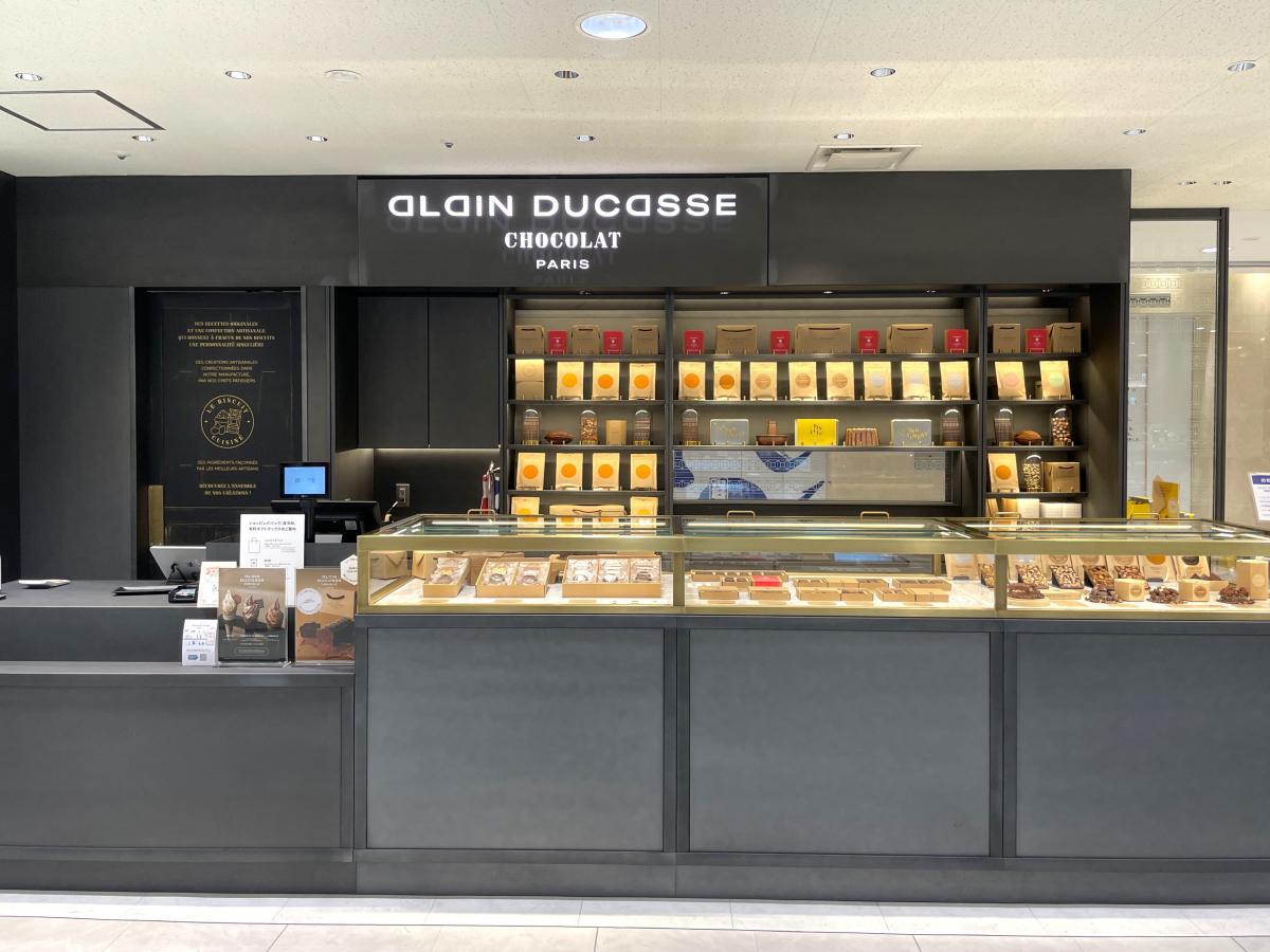 岩田屋本店にオープンした「アラン・デュカス・ショコラ・パリ」外観