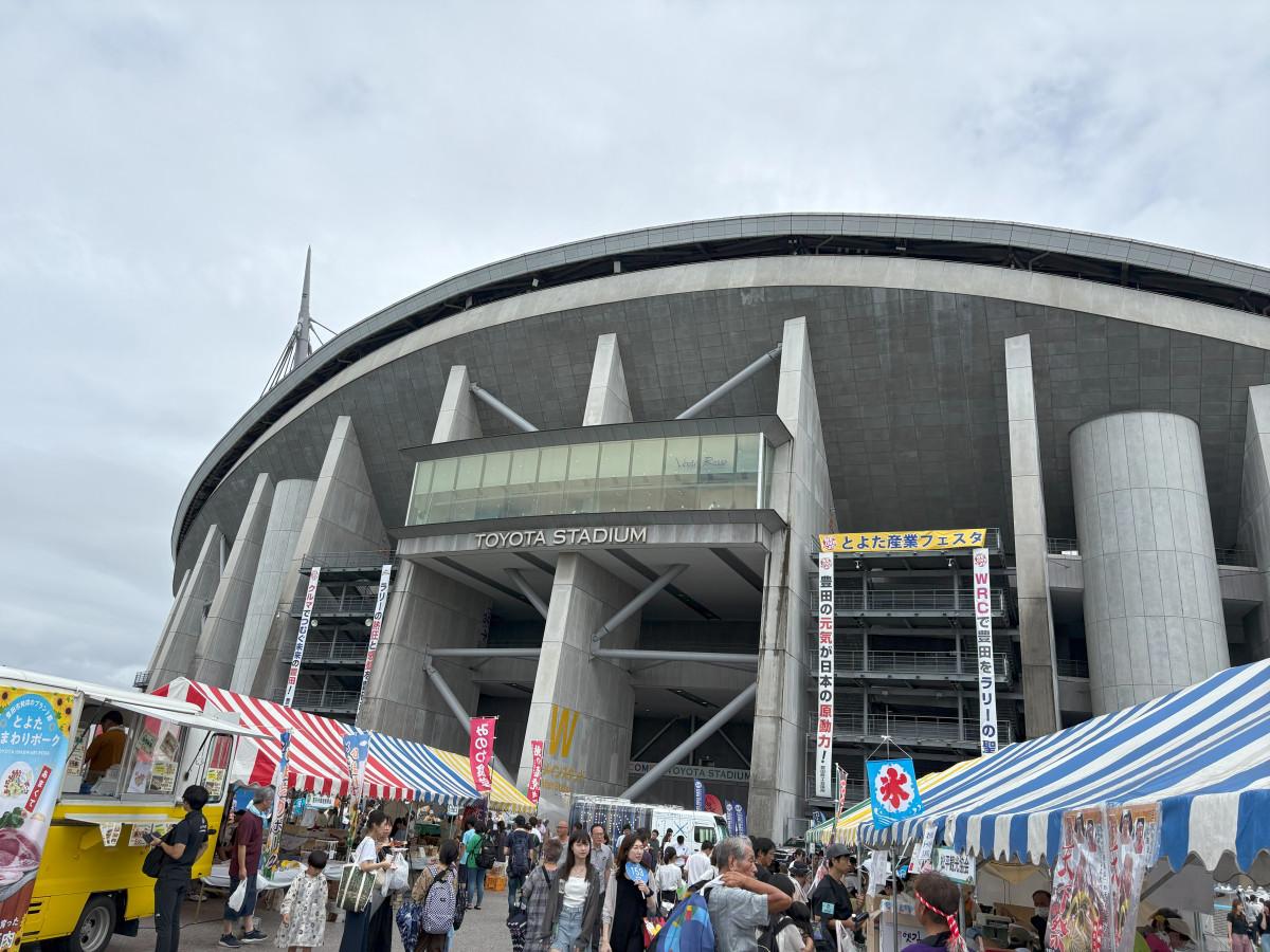 豊田スタジアムで開催された「とよた産業フェスタ2025」の様子。