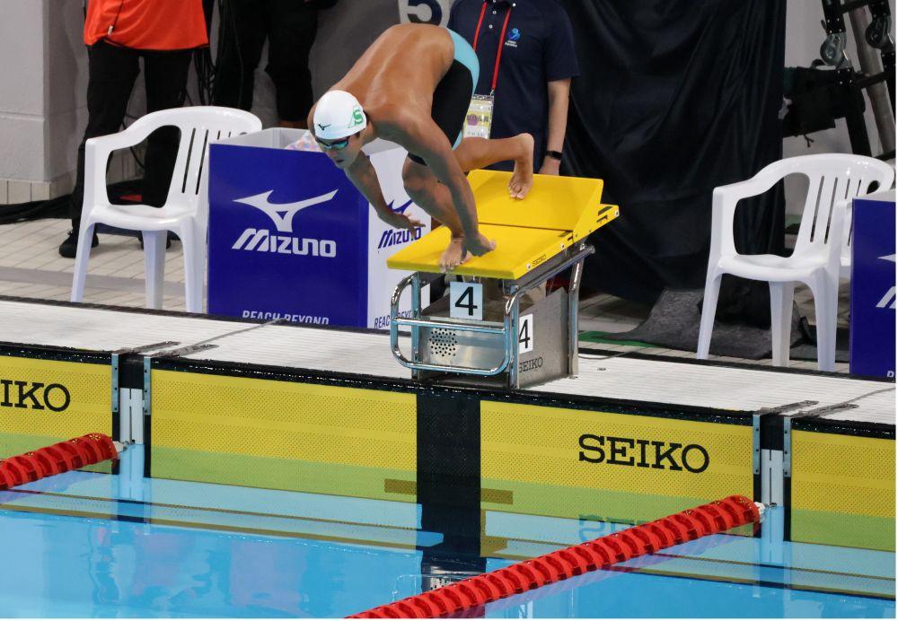 「わたSHIGA輝く国スポ（第79回国民スポーツ大会）」競泳成年男子50メートル決勝レースに臨む松本選手（写真提供：ひまわりネットワーク）