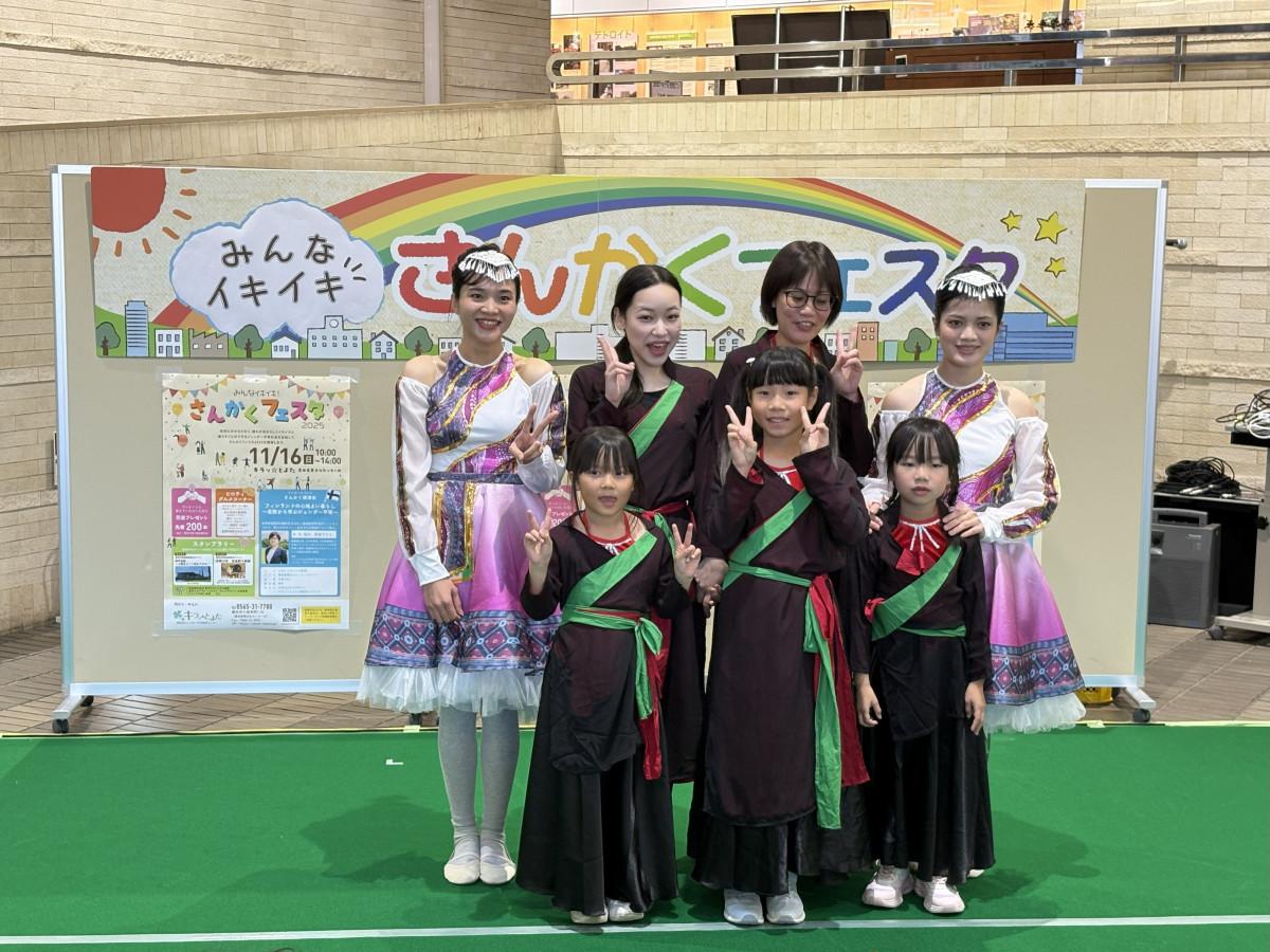 「さんかくフェスタ2025」でのステージ企画の様子。