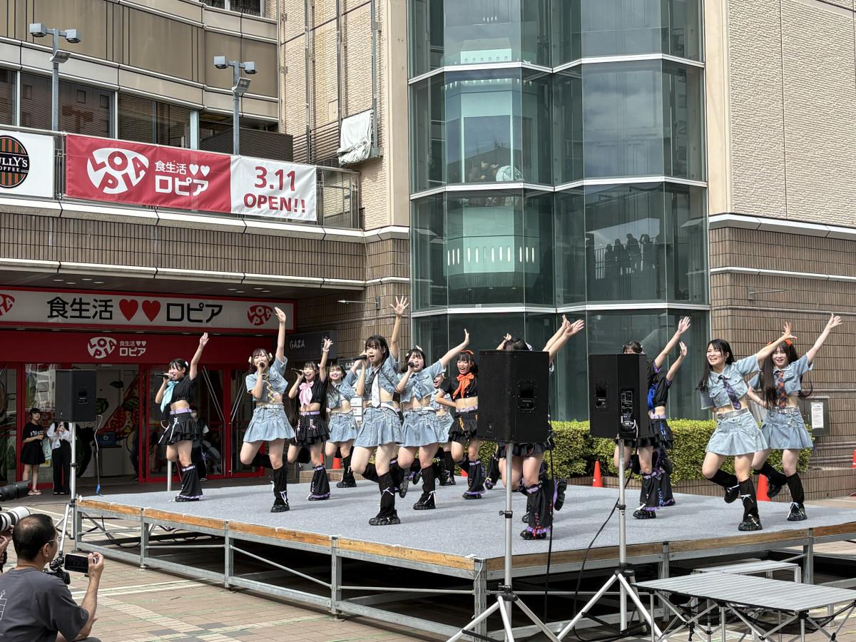 GAZA南広場で定期ライブを行う豊田市のご当地アイドル＝Star☆T