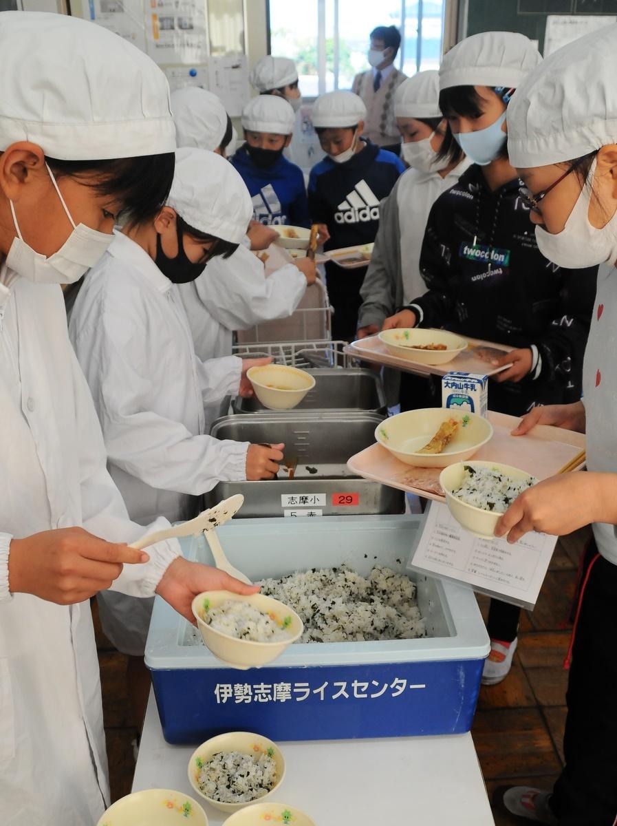 志摩市の小中学校の給食に地元で作ったかつお節 生産者から歴史や作り方学ぶ